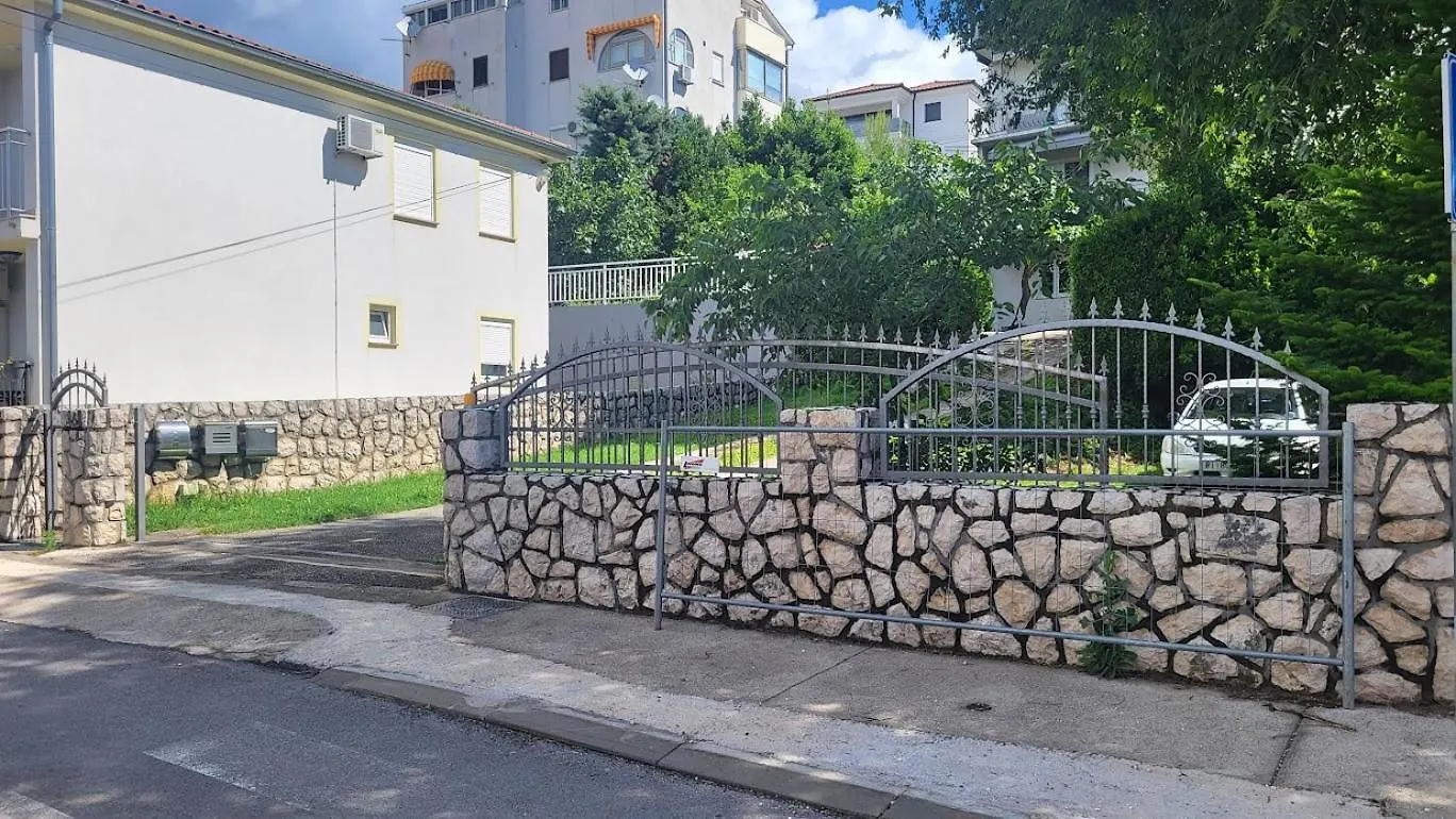 Old Town Stone House Oasis